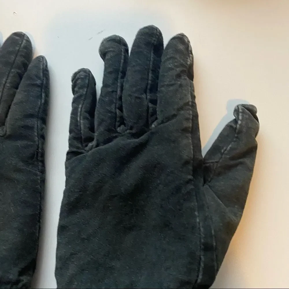 𝅺Black Small Winter gloves fuzzy inside